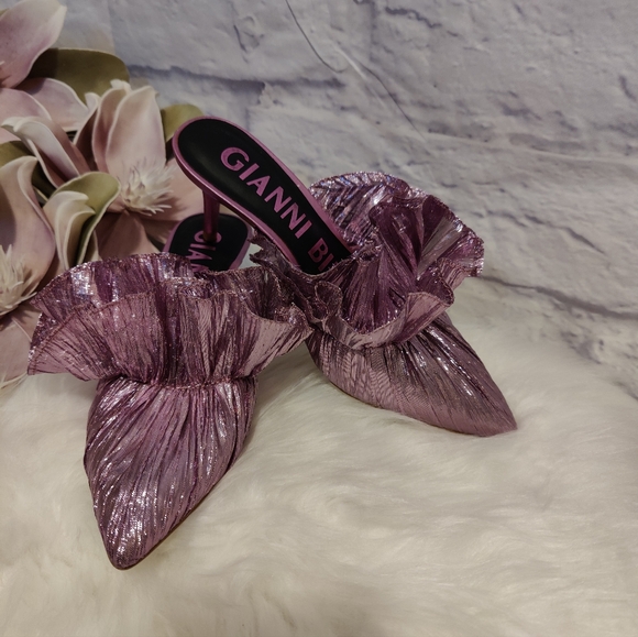 Gianni Bini Metallic Rossallio Pink Ruffles Kitty Heels - Picture 5 of 10